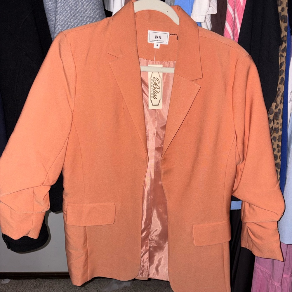 Blazer with scrunched sleeves